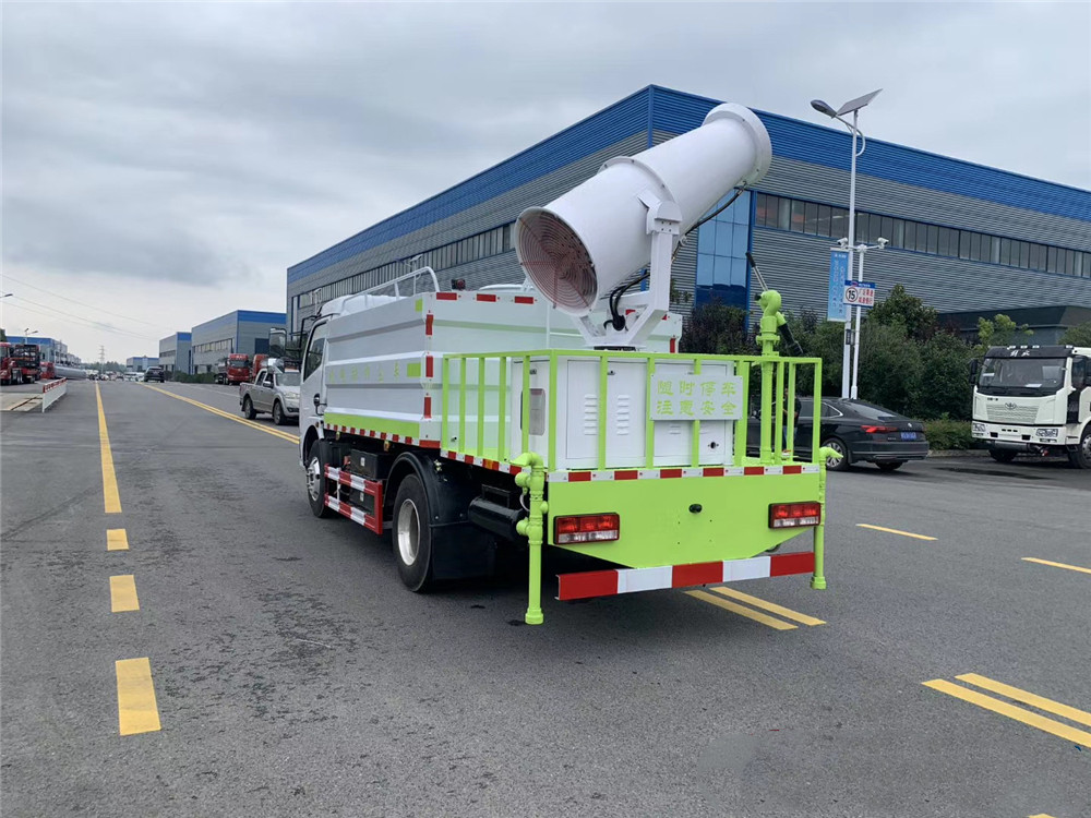 東風(fēng)凱普特純電動(dòng)抑塵車(chē)