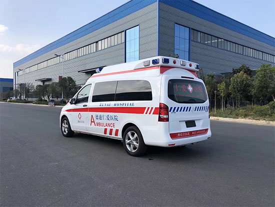  國(guó)六奔馳威霆救護(hù)車